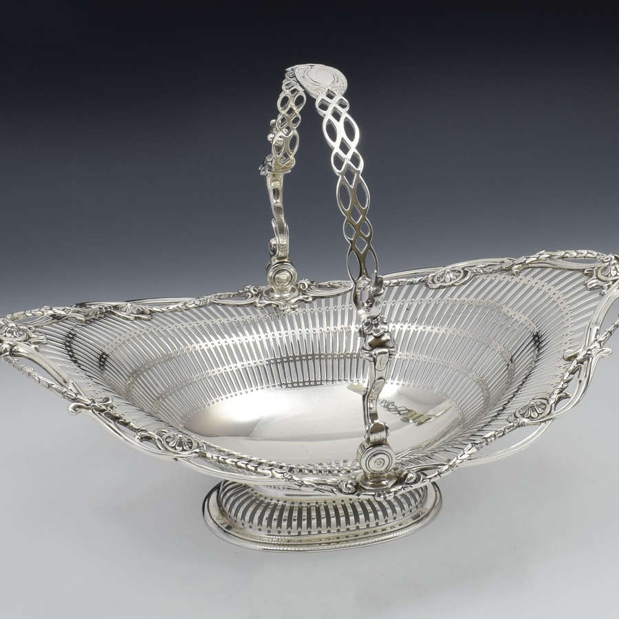 Bowls, Dishes, Baskets & Tazzas