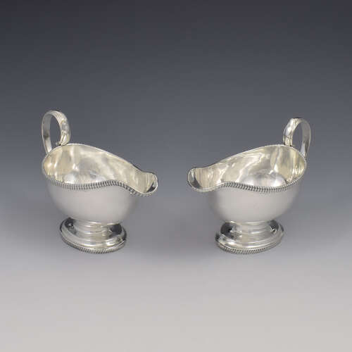 Stunning Pair Of Georgian Silver Pedestal Sauce Boats / Sauceboats