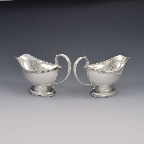 Stunning Pair Of Georgian Silver Pedestal Sauce Boats / Sauceboats