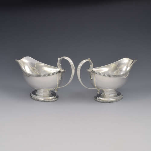Stunning Pair Of Georgian Silver Pedestal Sauce Boats / Sauceboats