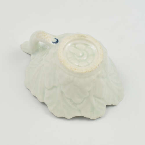 Rare Dr Wall / First Period Worcester Porcelain Butter Boat Rose & Running Border c.1760