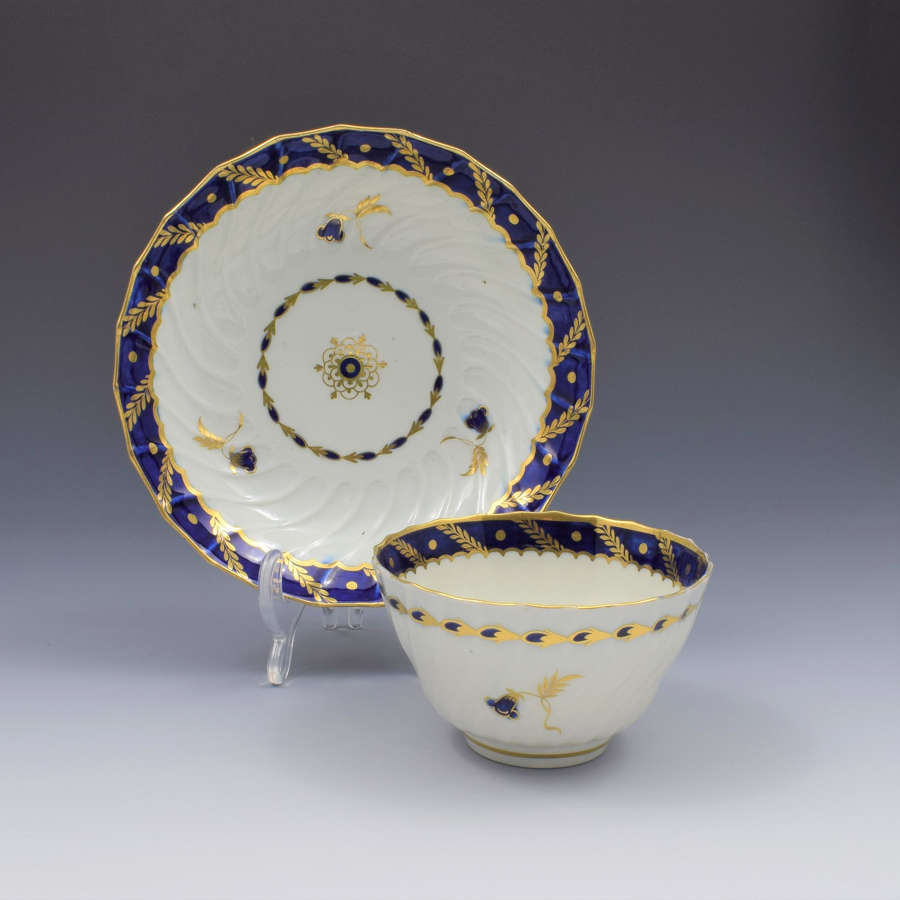 Flight Period Worcester Porcelain Spiral Fluted Tea Bowl & Saucer