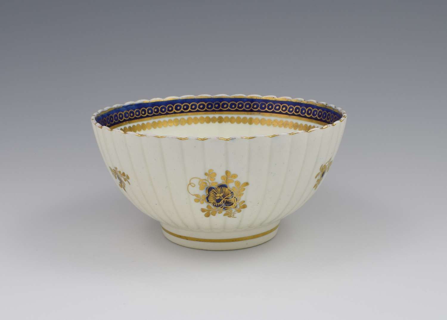 Caughley Porcelain Fluted Slop Bowl Dresden Flowers c.1785