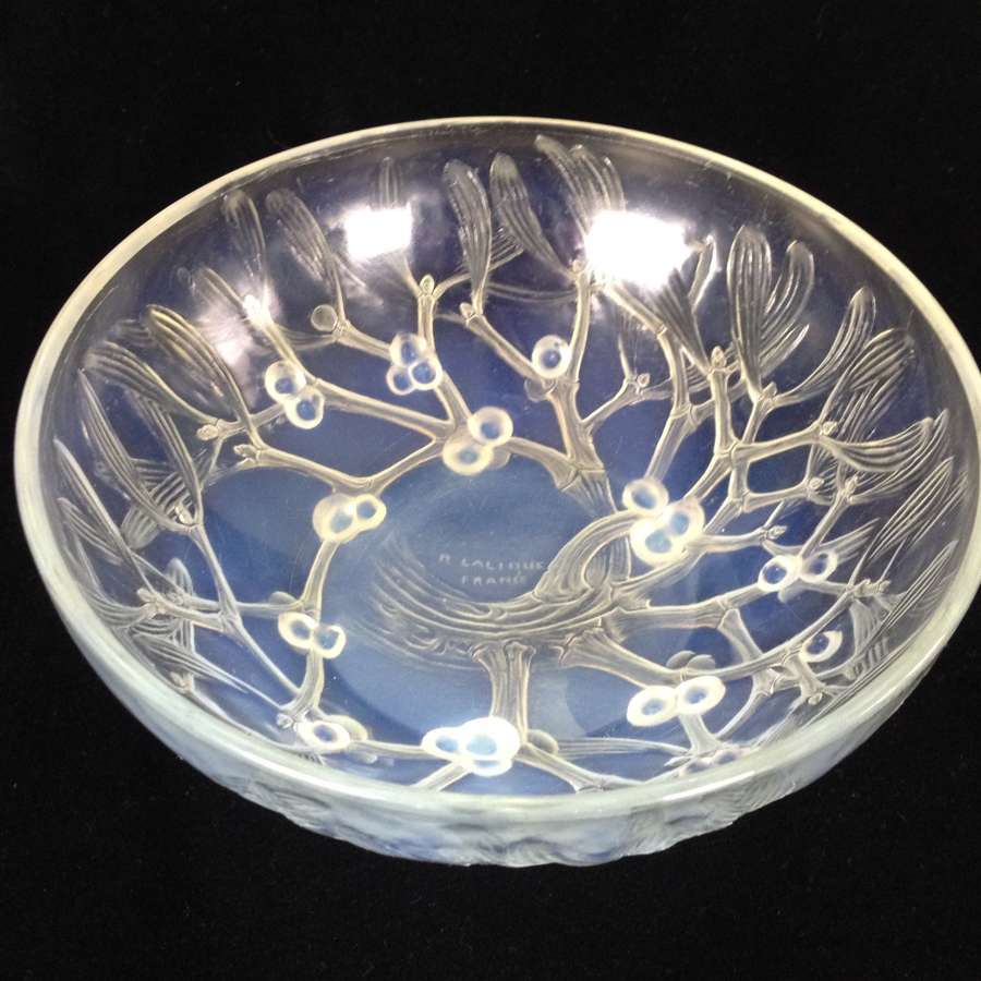 R. Lalique Opalescent Gui Mistletoe Bowl Coupe No.1 c.1921