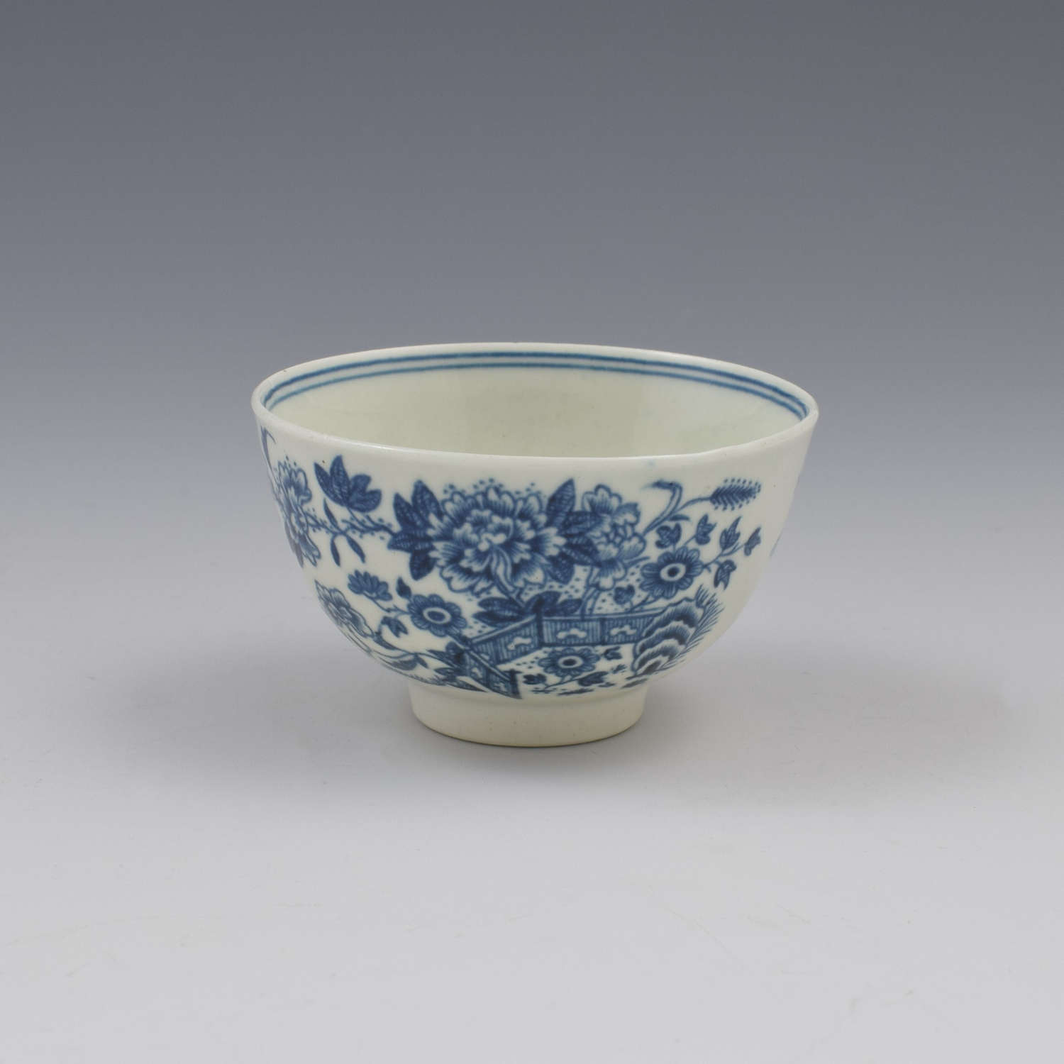 Small First Period Worcester Porcelain Fence Pattern Tea Bowl c.1765