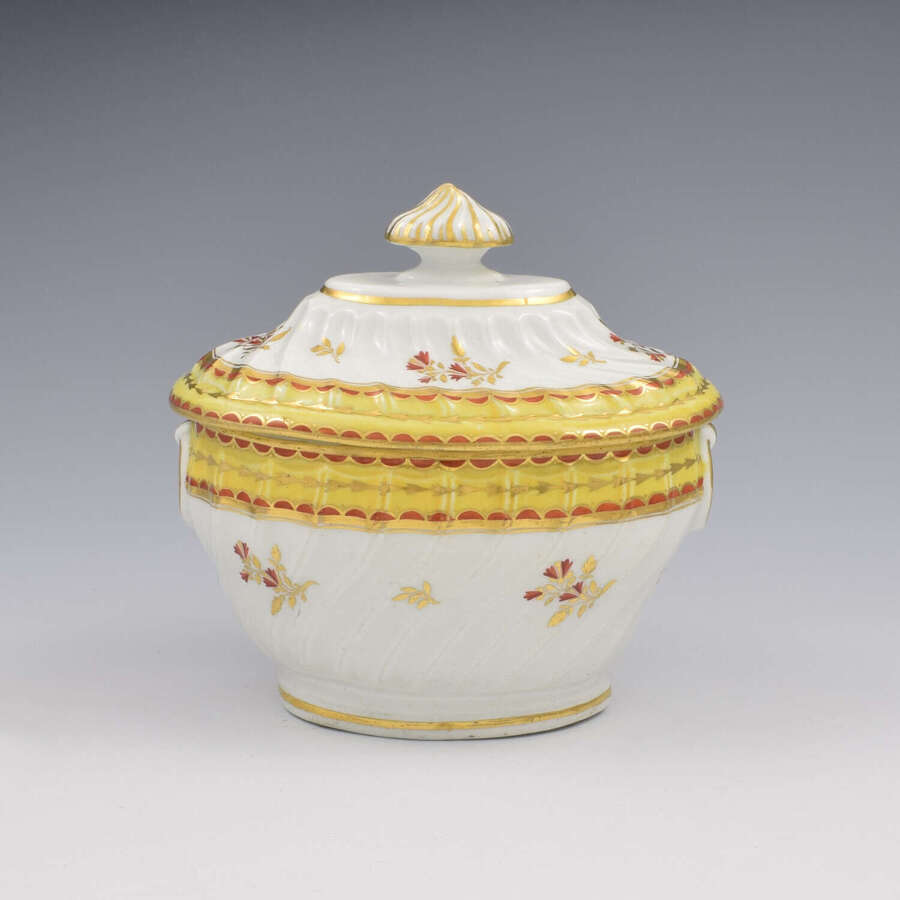 Gorgeous Chamberlain's Porcelain Spiral Fluted Sucrier Pattern 219 c.1800