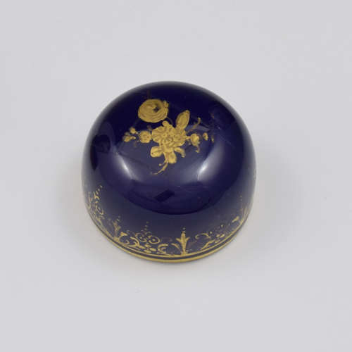 Pair Of Large Dresden Porcelain Vases & Covers c.1880