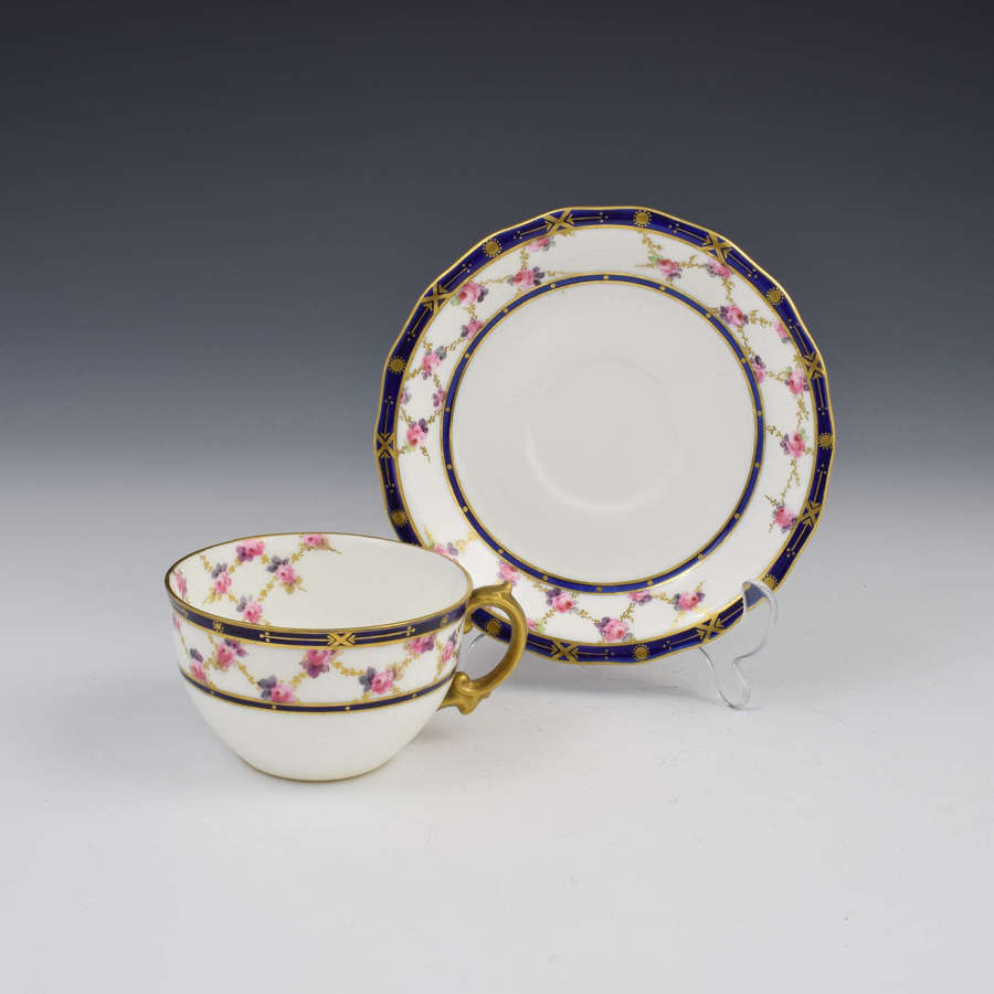 Fine Victorian Royal Crown Derby Porcelain Tea Cup & Saucer 5648