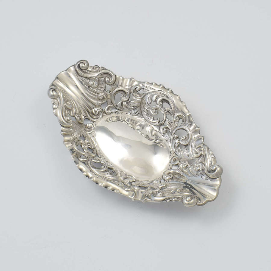 Victorian Pierced Silver Bonbon / Trinket Dish William Comyns