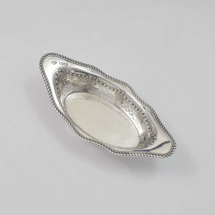 Edwardian Pierced Silver Bonbon / Trinket Dish Goldsmiths Co.