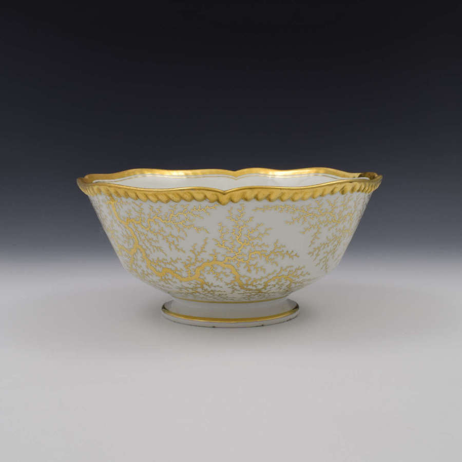 Large Flight, Barr & Barr Worcester Porcelain Gilt Seaweed Bowl c.1815