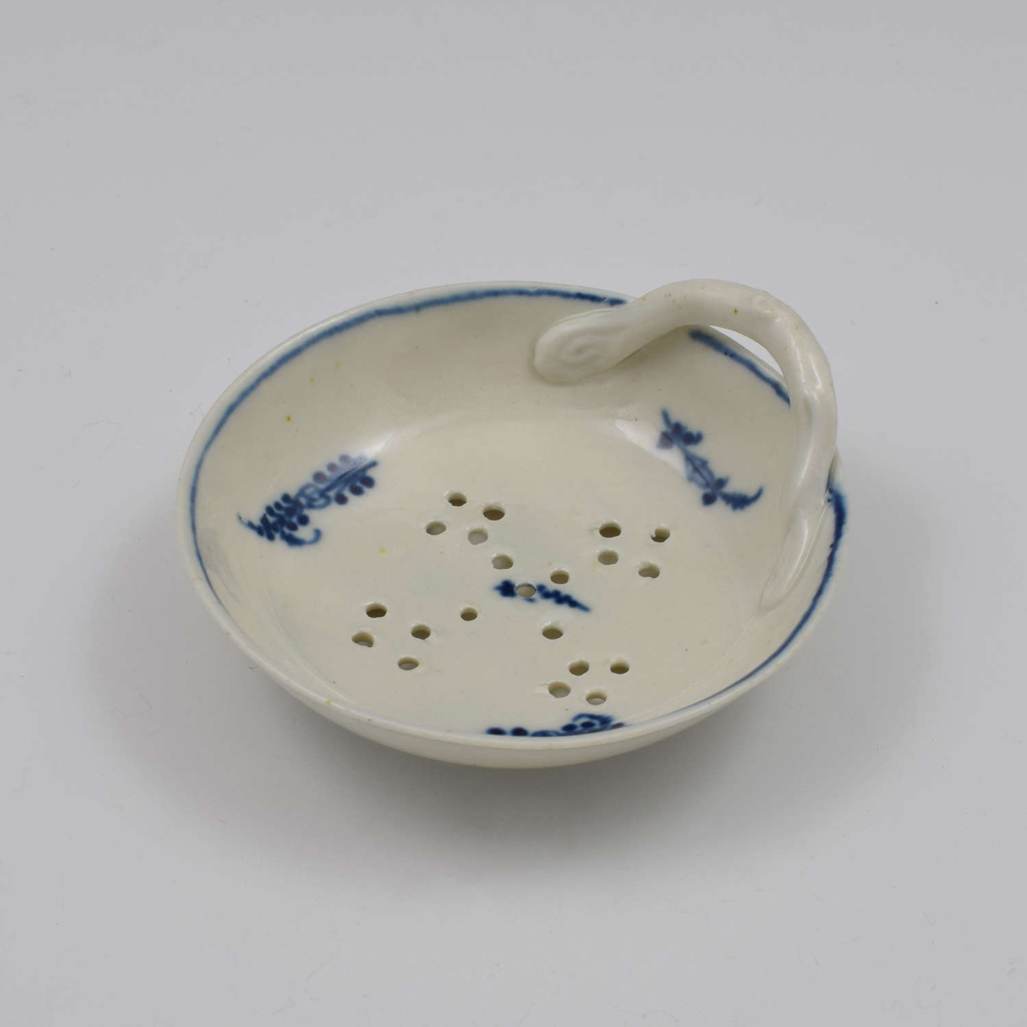 Caughley Porcelain Rare Locre Sprigs Egg Drainer c.1790