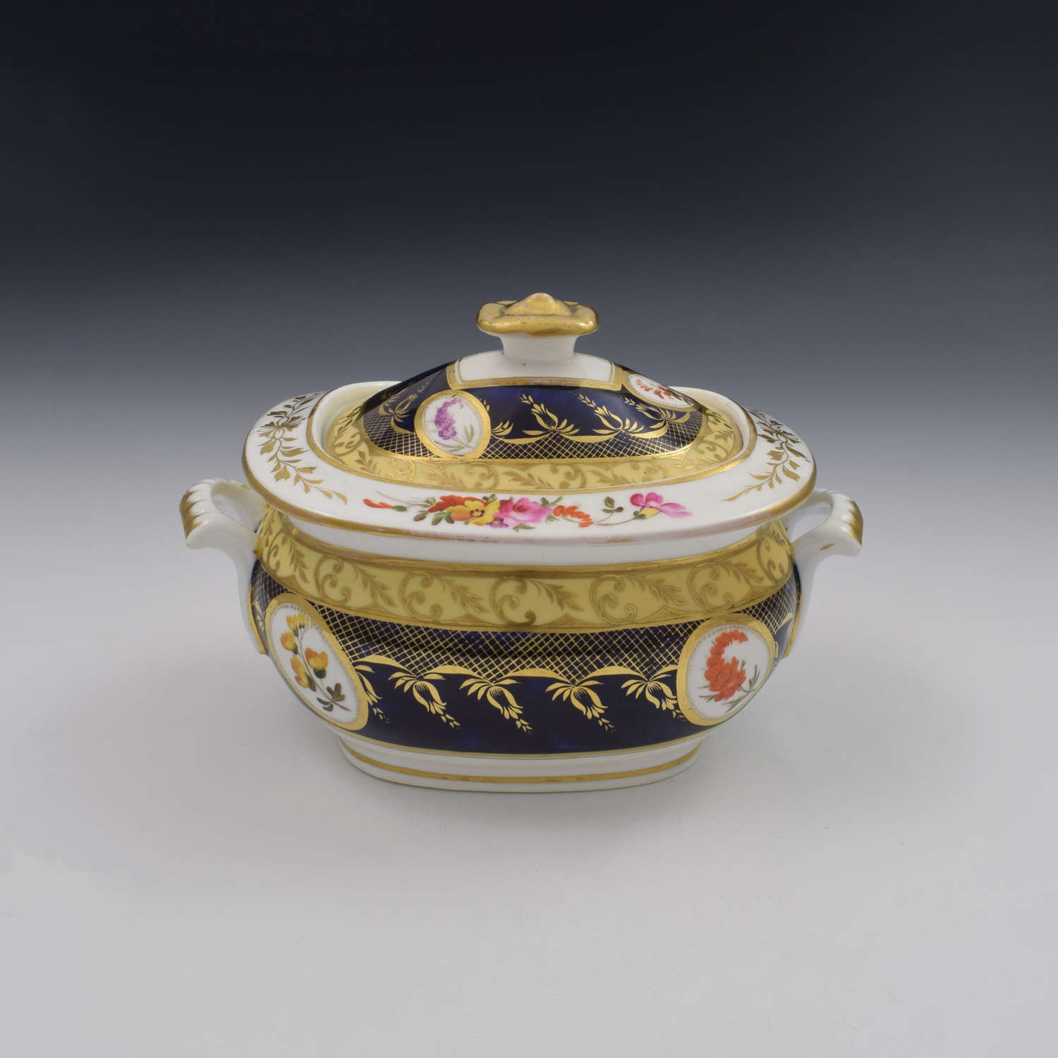Regency Coalport Porcelain Sugar Box / Sucrier c.1815 Pattern 147