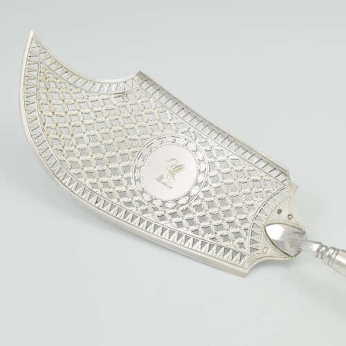 Fine 18th Century French Pierced 0.950 Silver Fish Slice Server Paris