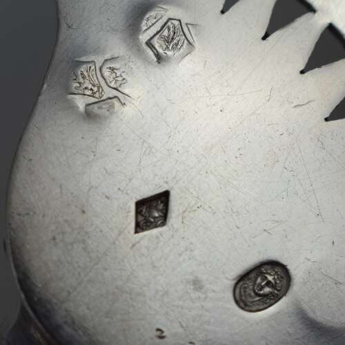 Fine 18th Century French Pierced 0.950 Silver Fish Slice Server Paris