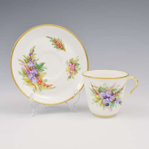 Lovely Victorian Royal Worcester Porcelain Hand Painted Autumnal Floral Cup & Saucer 8173