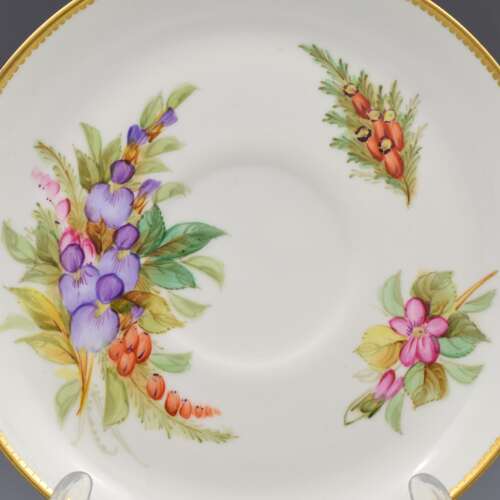 Lovely Victorian Royal Worcester Porcelain Hand Painted Autumnal Floral Cup & Saucer 8173