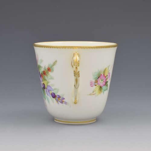 Lovely Victorian Royal Worcester Porcelain Hand Painted Autumnal Floral Cup & Saucer 8173