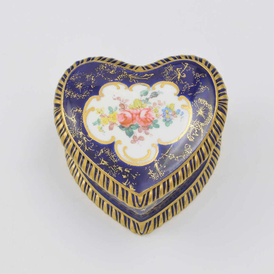 Rare Edwardian Royal Crown Derby Porcelain Heart Shaped Jewellery Box Patt. 5589 1905