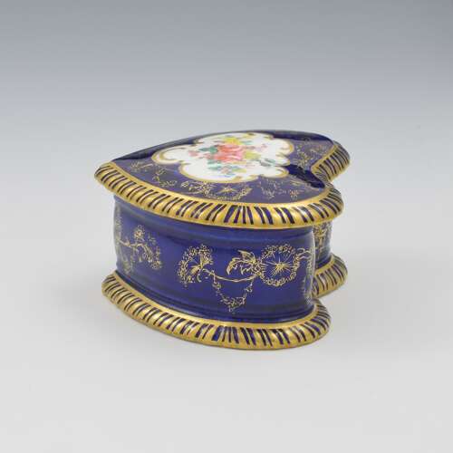 Rare Edwardian Royal Crown Derby Porcelain Heart Shaped Jewellery Box Patt. 5589 1905