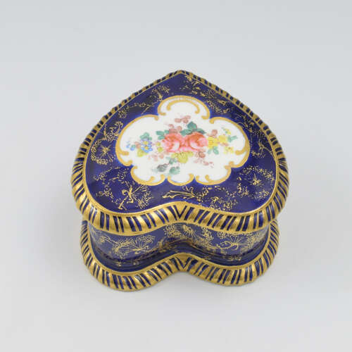 Rare Edwardian Royal Crown Derby Porcelain Heart Shaped Jewellery Box Patt. 5589 1905
