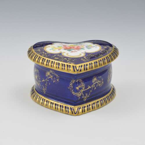 Rare Edwardian Royal Crown Derby Porcelain Heart Shaped Jewellery Box Patt. 5589 1905