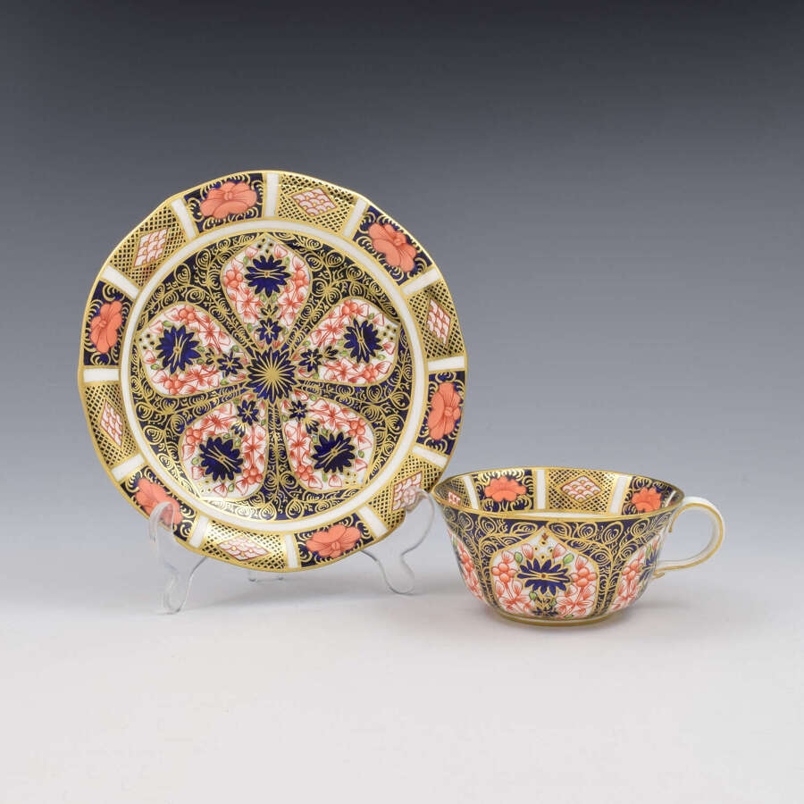 Stunning Royal Crown Derby Porcelain Cup & Saucer Imari Patt. 6149 / 1128