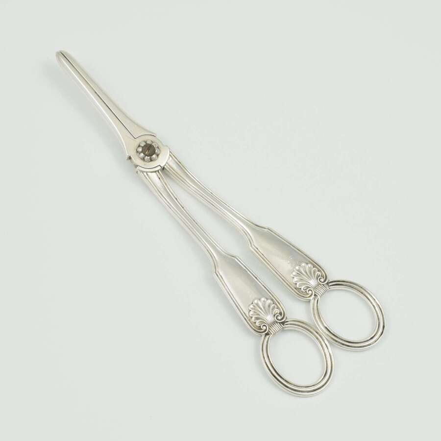 Fine Pair Of Victorian Sterling Silver Grape Scissors 1895 Goldsmiths & Silversmiths Co.