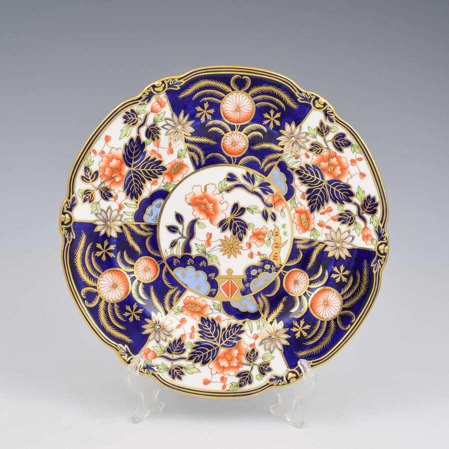 Stunning Antique Royal Crown Derby Lobed Imari Dessert Plate Patt. 8704 a)